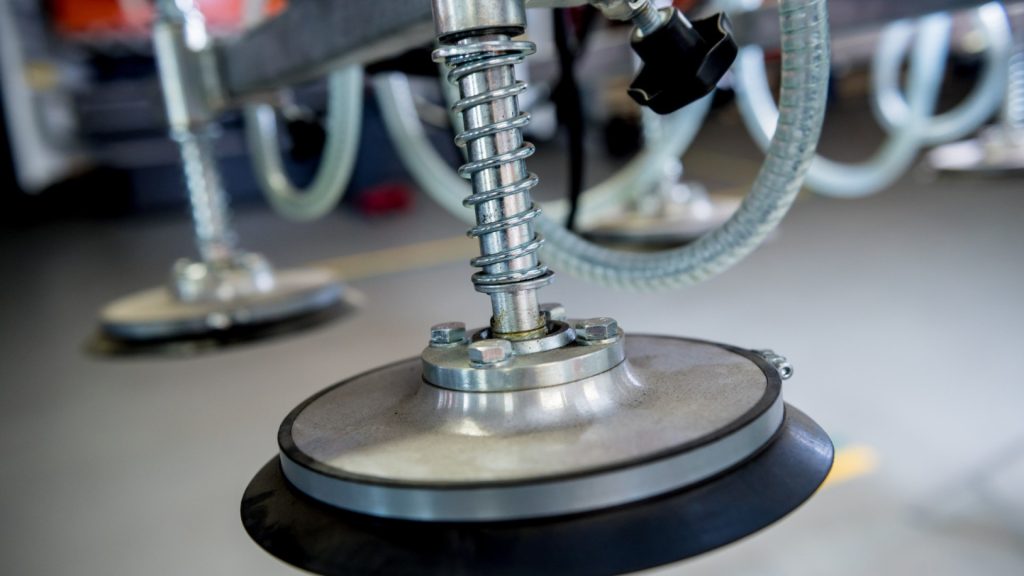 Palonnier à ventouse : manuel, électrique ou autonome ? Les points clés pour bien choisir