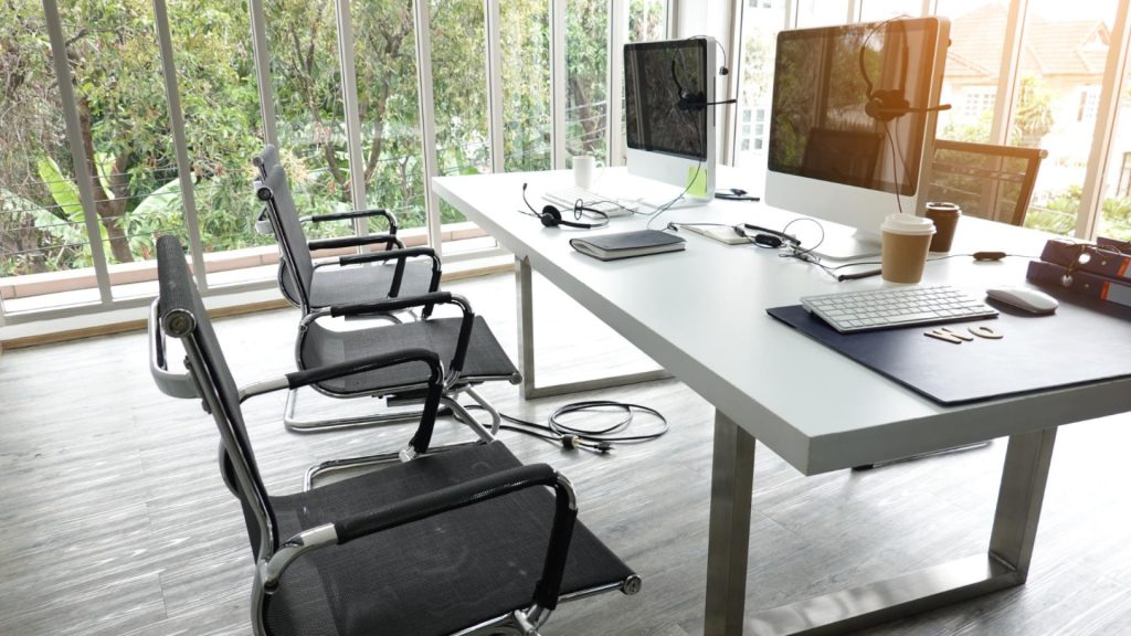Pourquoi investir dans du mobilier de bureau professionnel de qualité ?