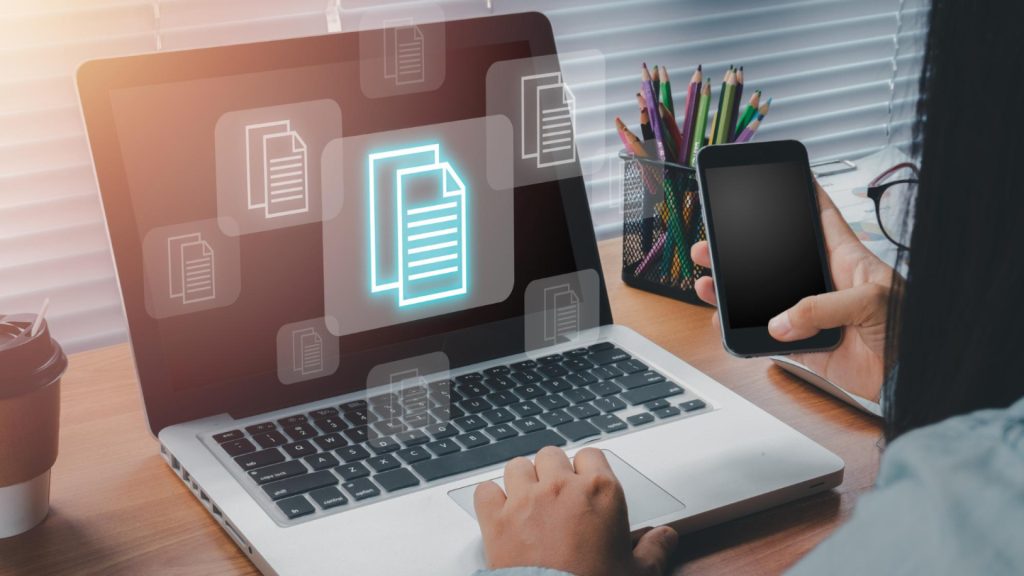 Conseils pour réussir l’implémentation d’un logiciel GED dans votre entreprise