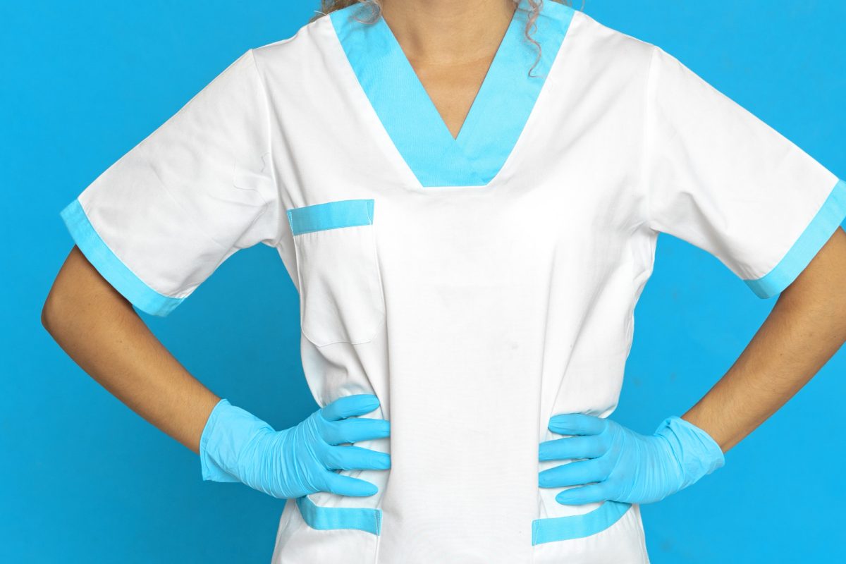 Blouse de travail et tunique : les critères essentiels à connaître